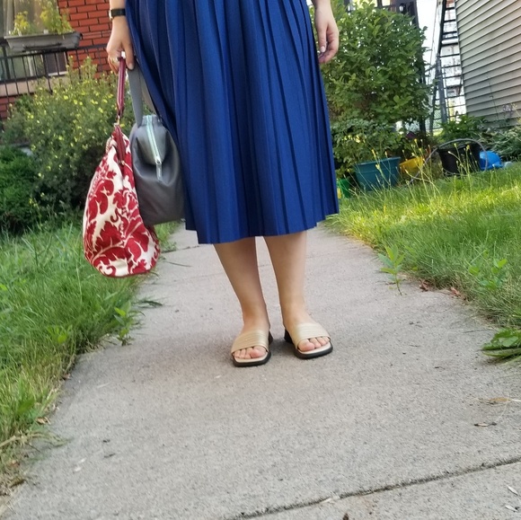 Gold slides - Picture 1 of 2